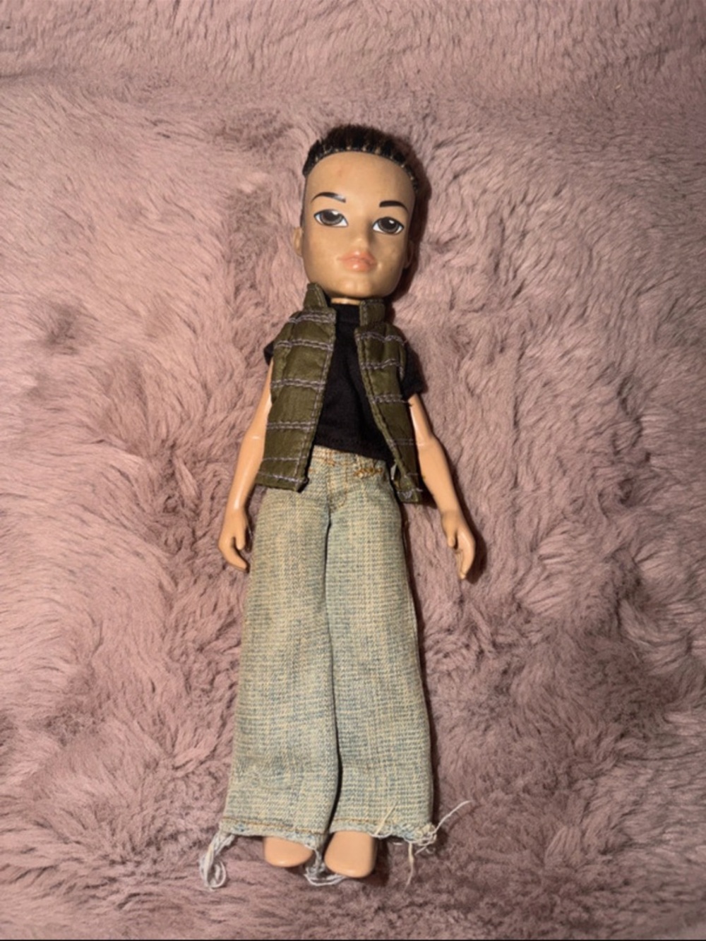Bratz Boyz Nu-Cool Eitan Doll with Green Vest and Jeans